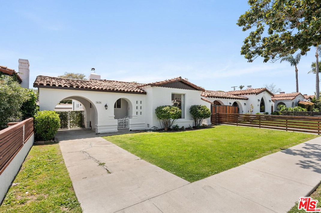 3626 62nd St, Los Angeles CA  90043-3704 exterior