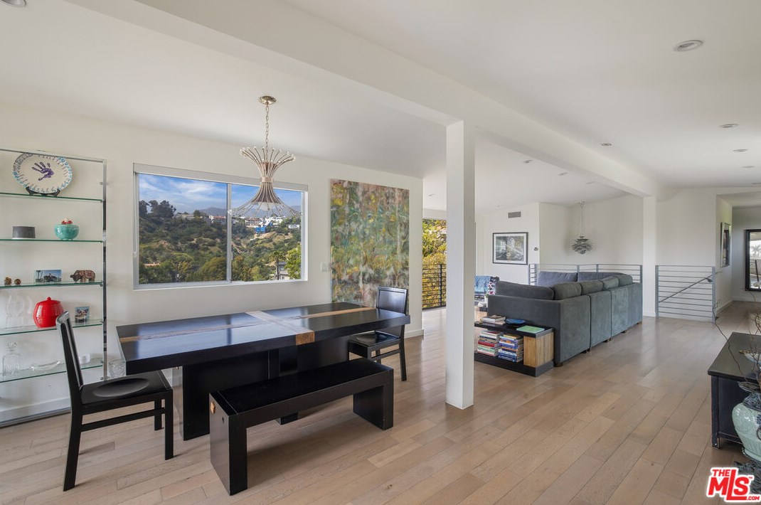 2507 Creston Dr, Los Angeles CA  90068-2205 exterior