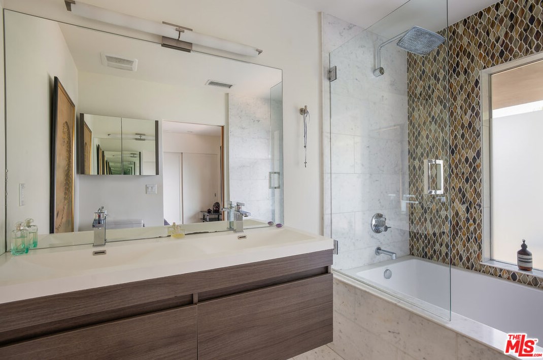 2507 Creston Dr, Los Angeles CA  90068-2205 exterior