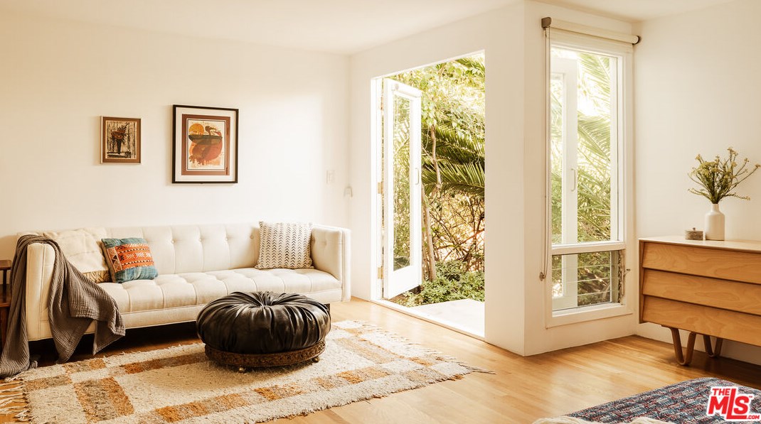 4650 Palmero Dr, Los Angeles CA  90065-4239 exterior