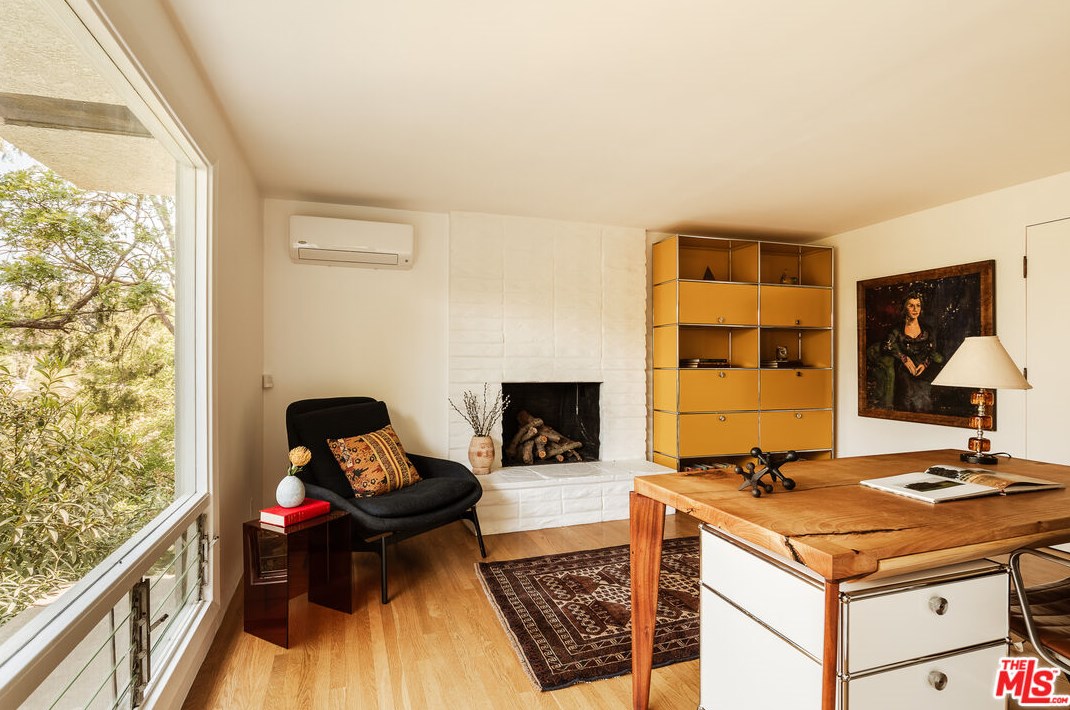 4650 Palmero Dr, Los Angeles CA  90065-4239 exterior