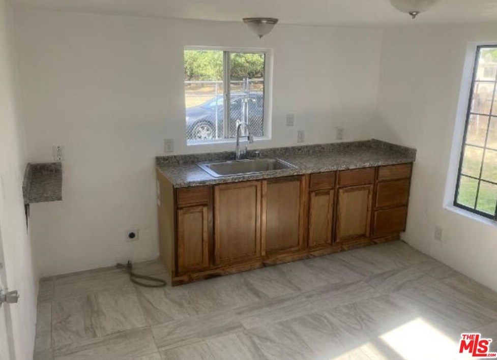 22717 Baker Rd, Bakersfield, CA 93314