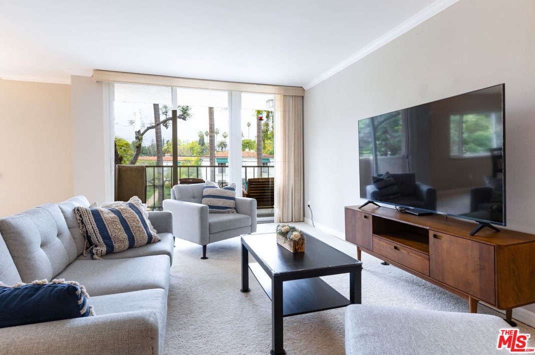 330 W California Blvd #201, Pasadena, CA 91105
