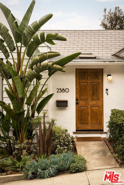 2380 Lake View Ave, Los Angeles CA  90039-4021 exterior