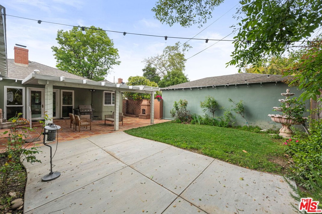 4002 Willalee Ave, Glendale CA  91214-3235 exterior