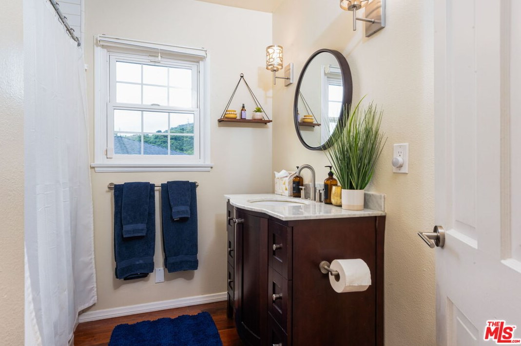 4002 Willalee Ave, Glendale CA  91214-3235 exterior