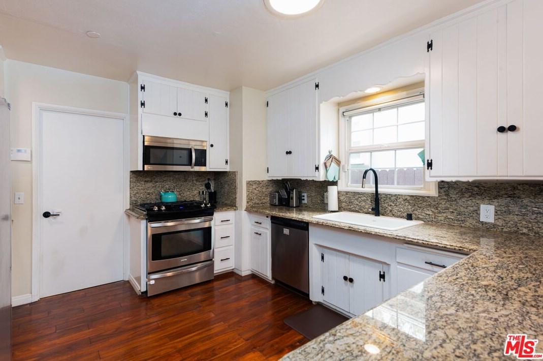 4002 Willalee Ave, Glendale CA  91214-3235 exterior