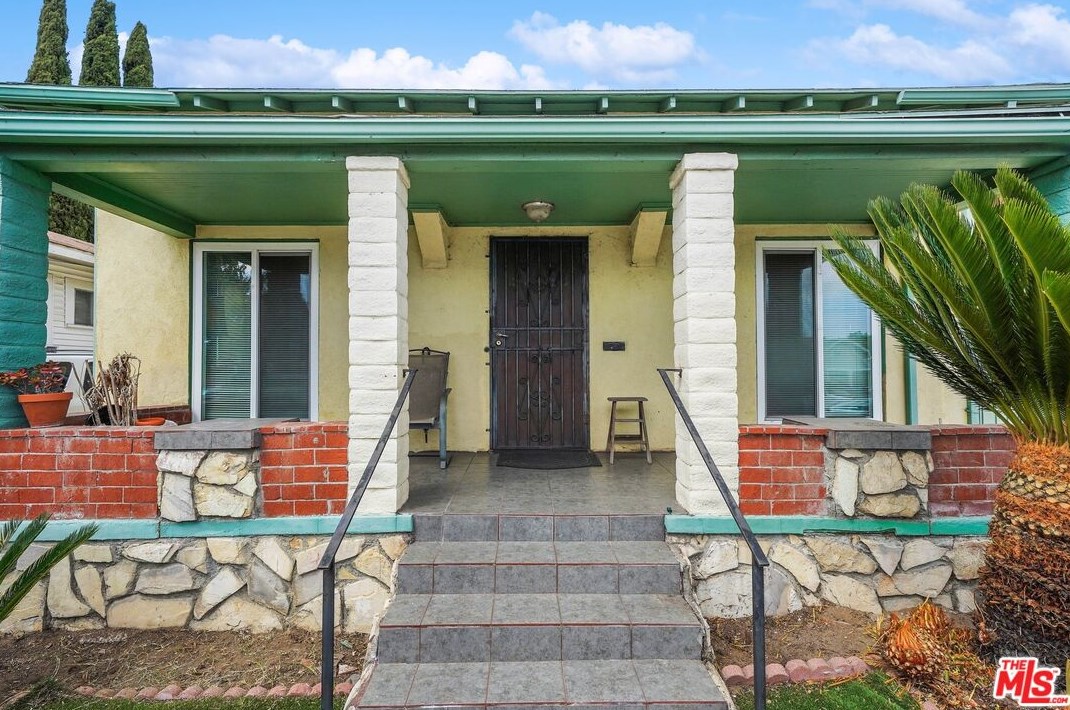 5125 Meridian St, Los Angeles, CA 90042-1709