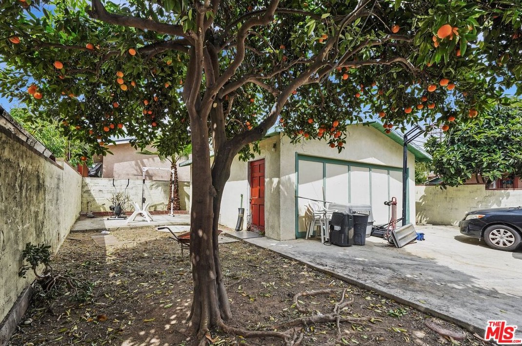 5125 Meridian St, Los Angeles CA  90042-1709 exterior