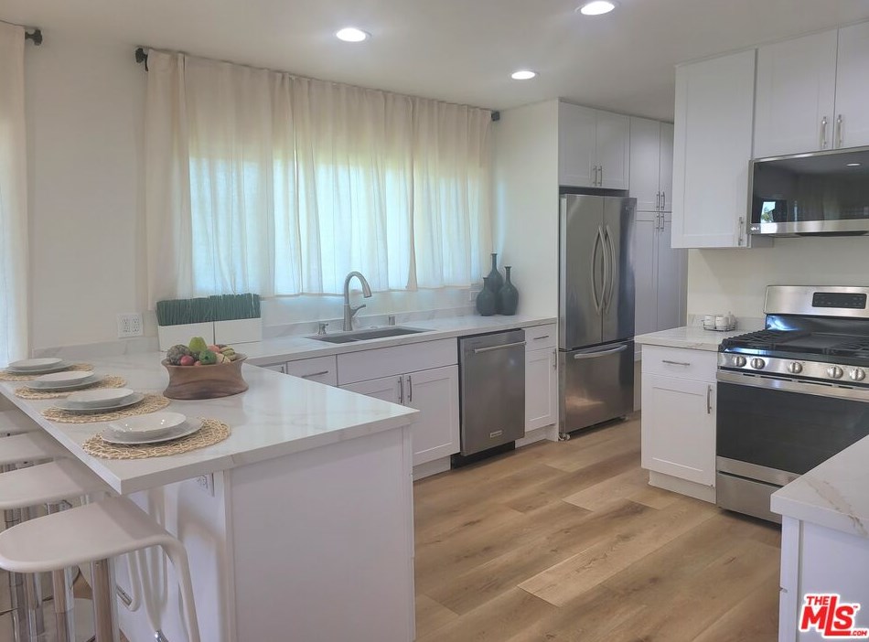 1713 82nd St, Los Angeles CA  90001-4003 exterior