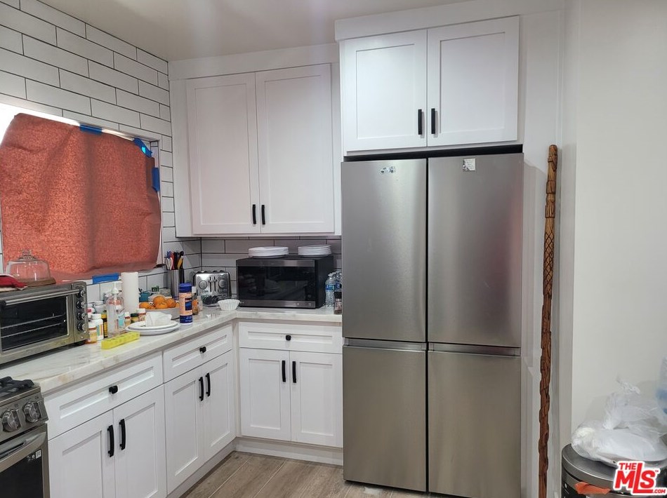 1713 82nd St, Los Angeles CA  90001-4003 exterior