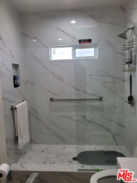 1713 82nd St, Los Angeles CA  90001-4003 exterior