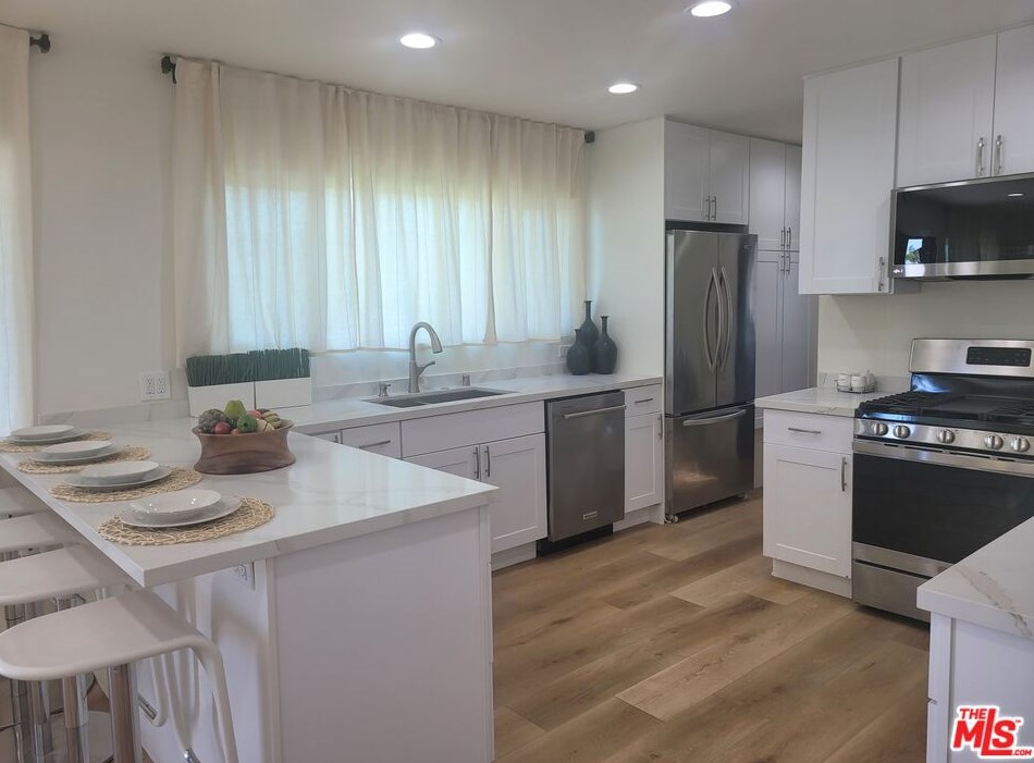 1713 82nd St, Los Angeles CA  90001-4003 exterior