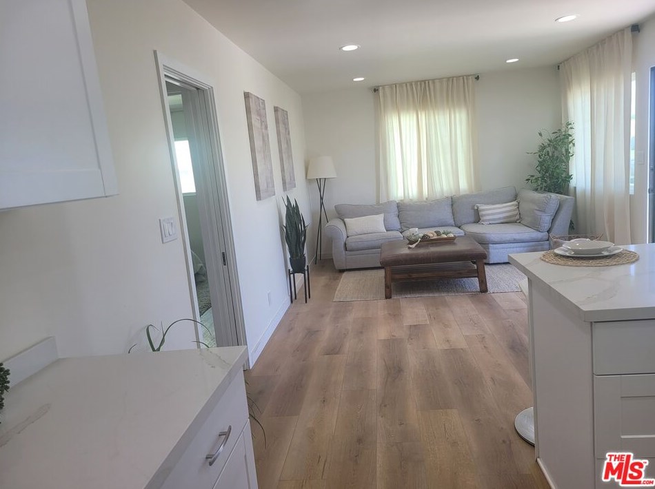 1713 82nd St, Los Angeles CA  90001-4003 exterior