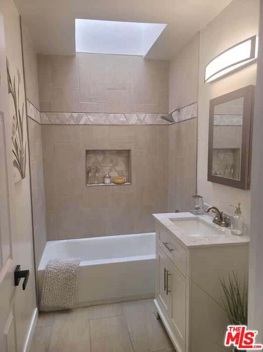 1713 82nd St, Los Angeles CA  90001-4003 exterior