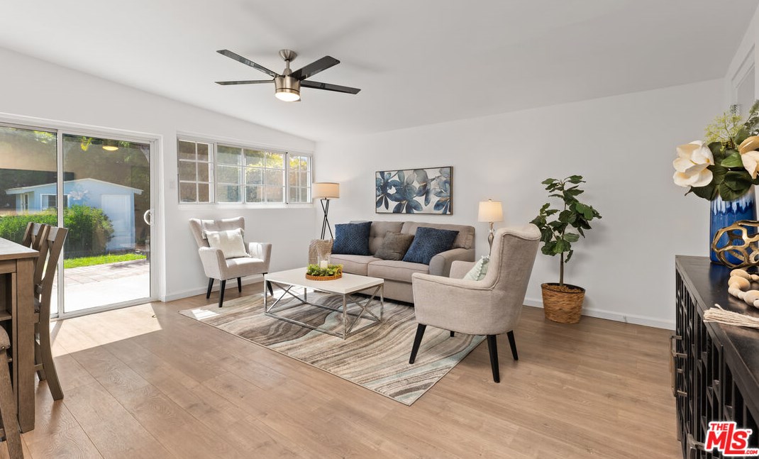 8837 De Haviland Ave, Los Angeles CA  90045-4116 exterior