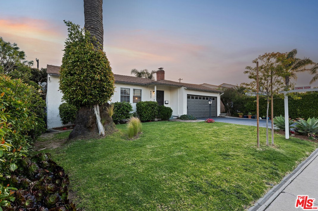 8837 De Haviland Ave, Los Angeles, CA 90045-4113