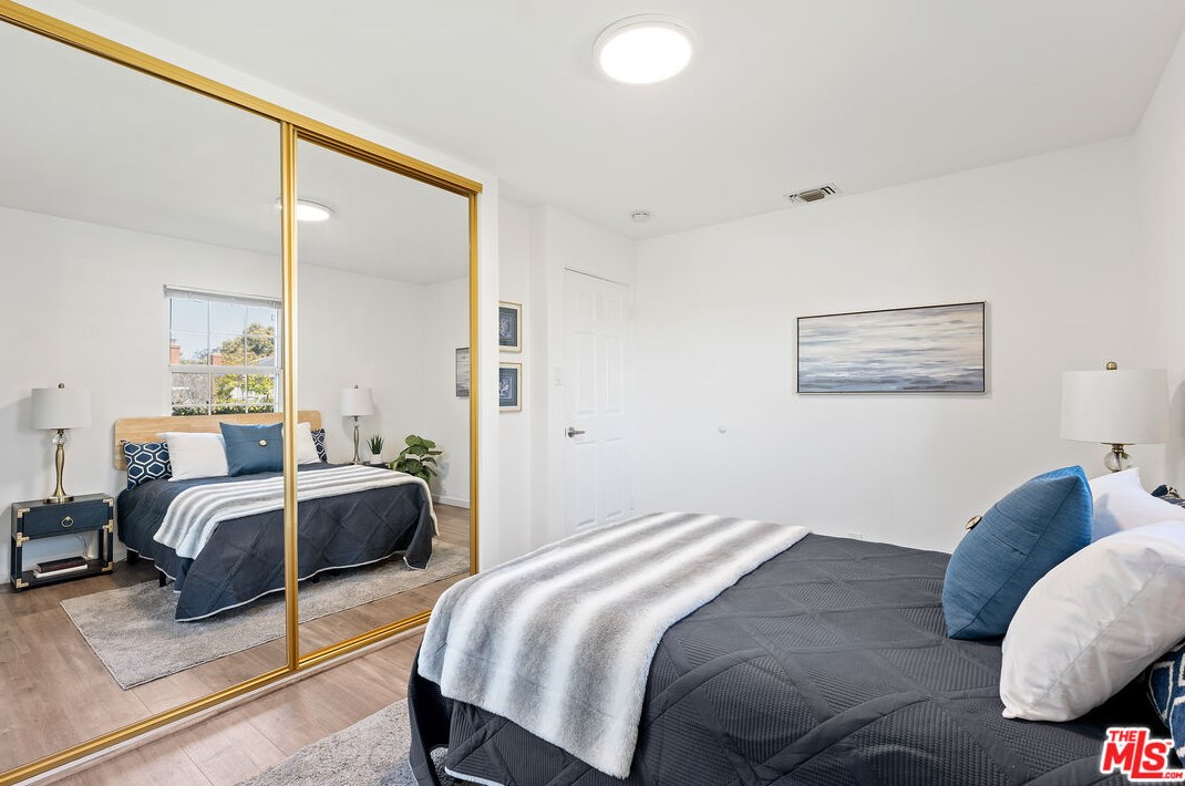 8837 De Haviland Ave, Los Angeles CA  90045-4116 exterior