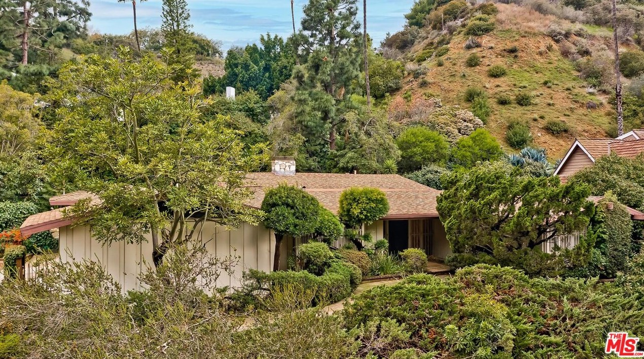 2401 Coldwater Canyon Dr, Beverly Hills, CA 90210