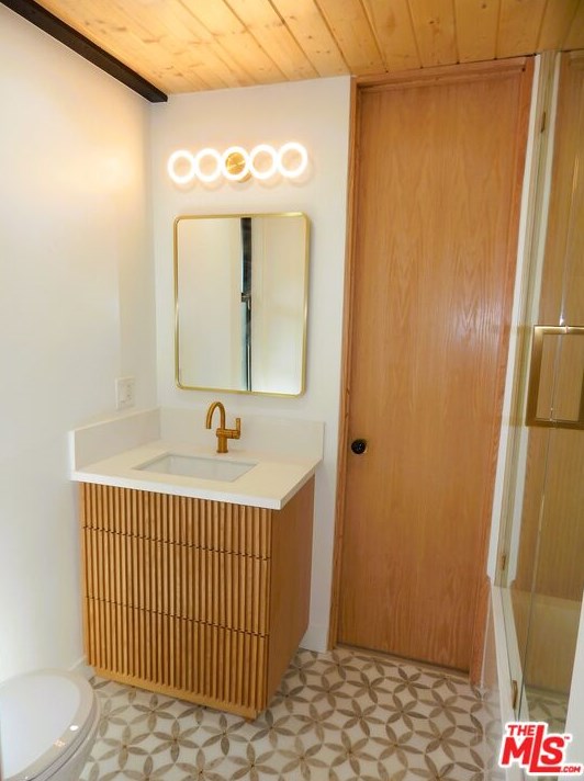 8750 Skyline Dr, Los Angeles CA  90046-1422 exterior