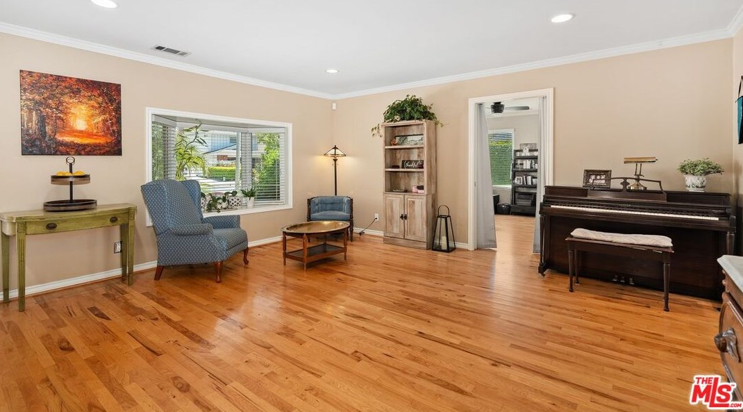 247 Fallbrook Ave, Thousand Oaks CA 91320-4255 exterior