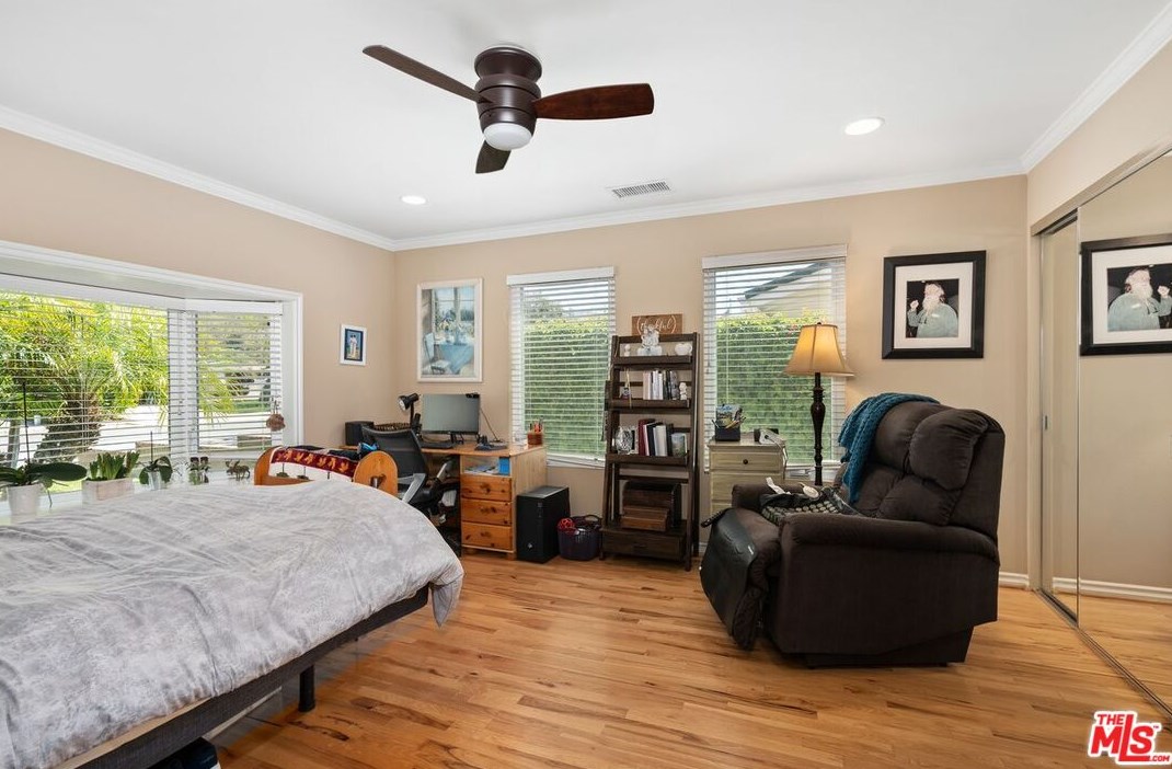 247 Fallbrook Ave, Thousand Oaks CA 91320-4255 exterior