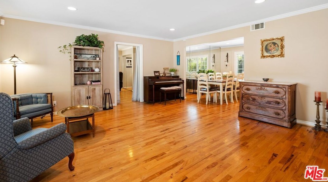 247 Fallbrook Ave, Thousand Oaks CA 91320-4255 exterior