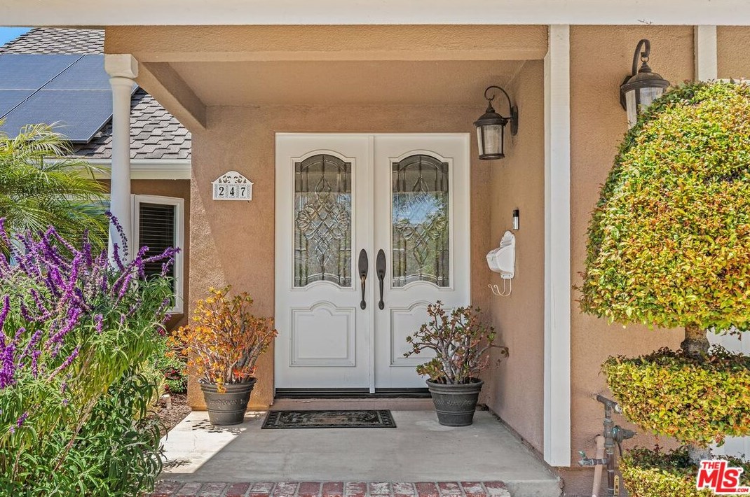 247 Fallbrook Ave, Thousand Oaks CA 91320-4255 exterior