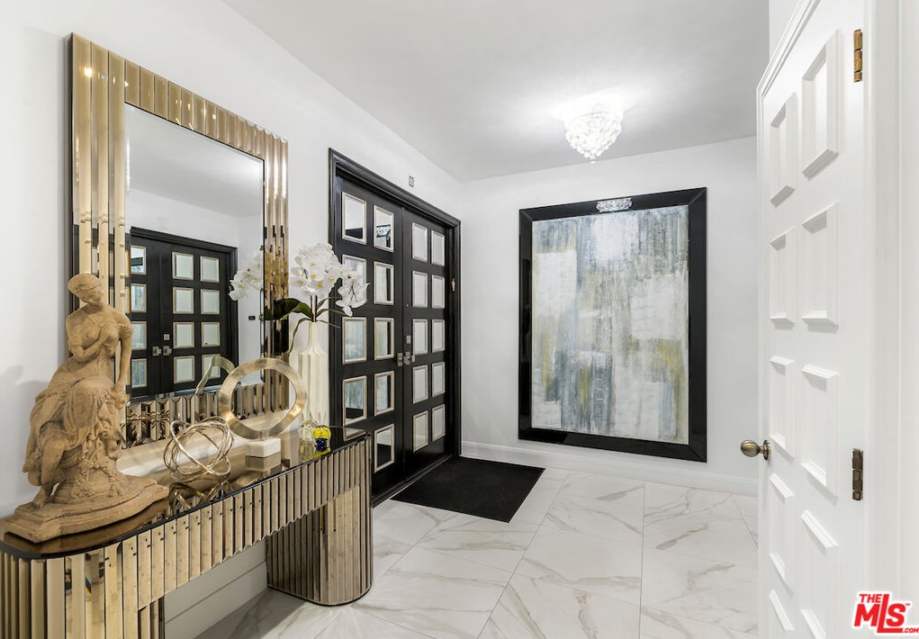 4727 Park Encino Ln, Van Nuys, CA 91436-3271