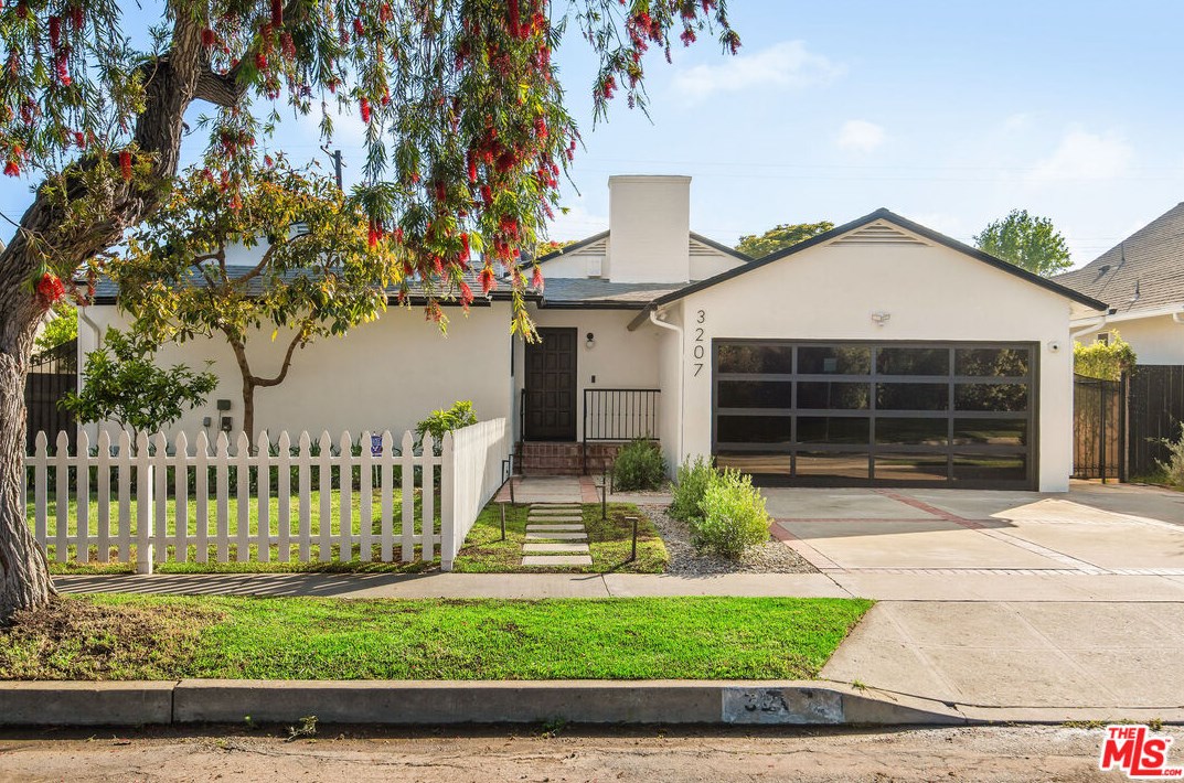 3207 Corinth Ave, Los Angeles, CA 90066-1310