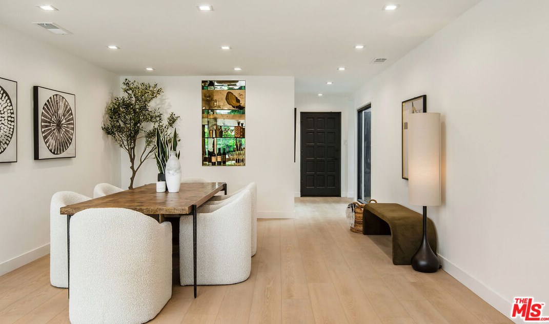 3207 Corinth Ave, Los Angeles CA  90066-1310 exterior