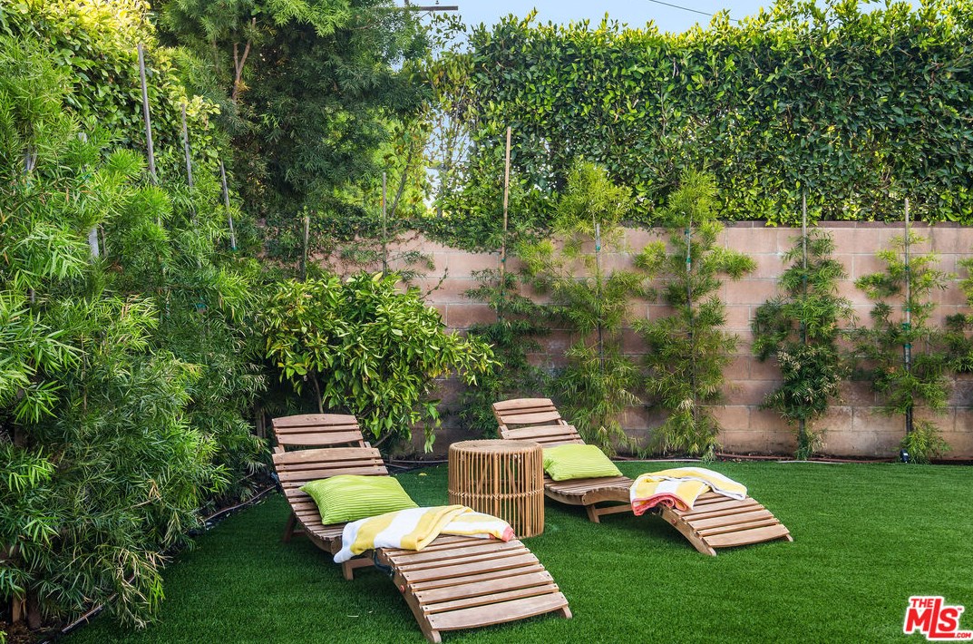3207 Corinth Ave, Los Angeles CA  90066-1310 exterior