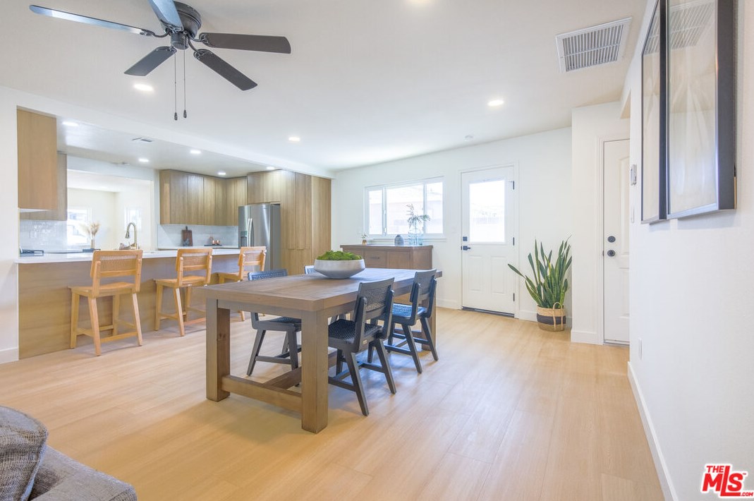 2433 238 St, Torrance CA  90505-4510 exterior