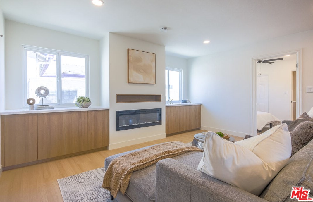 2433 238 St, Torrance CA  90505-4510 exterior