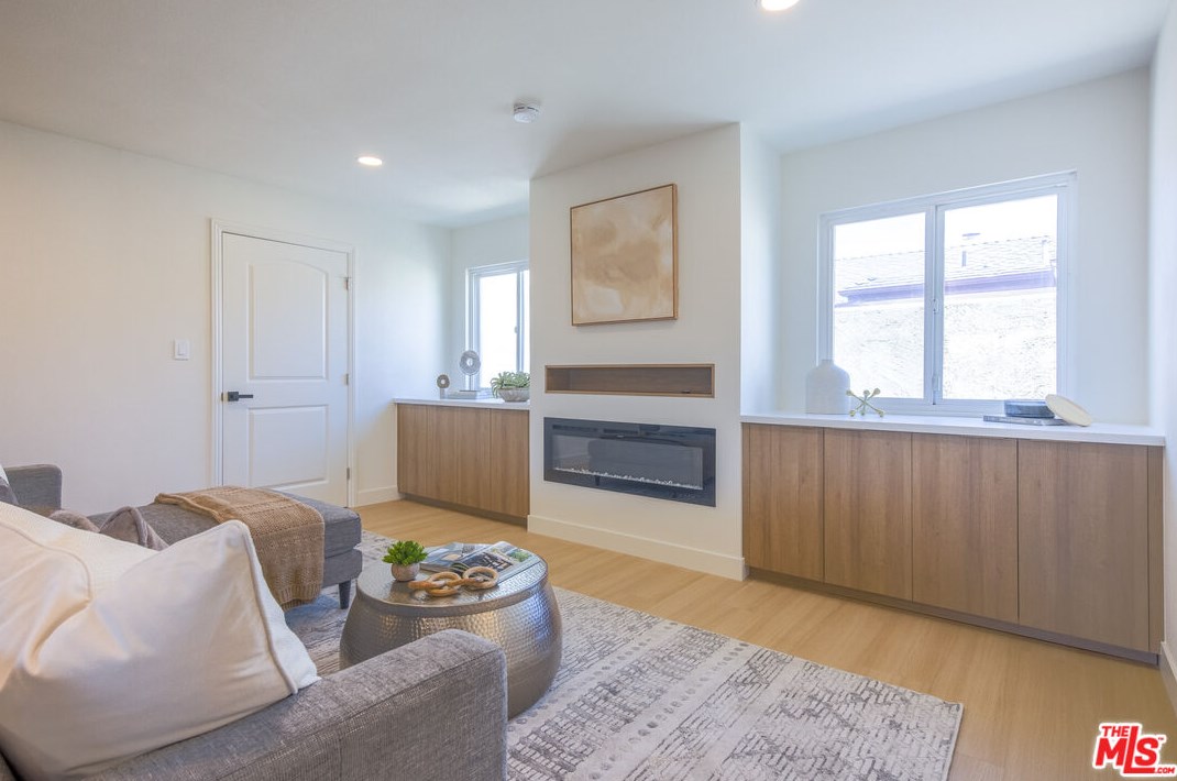 2433 238 St, Torrance CA  90505-4510 exterior