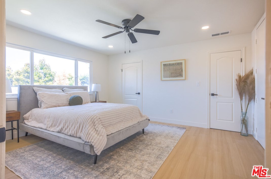 2433 238 St, Torrance CA  90505-4510 exterior