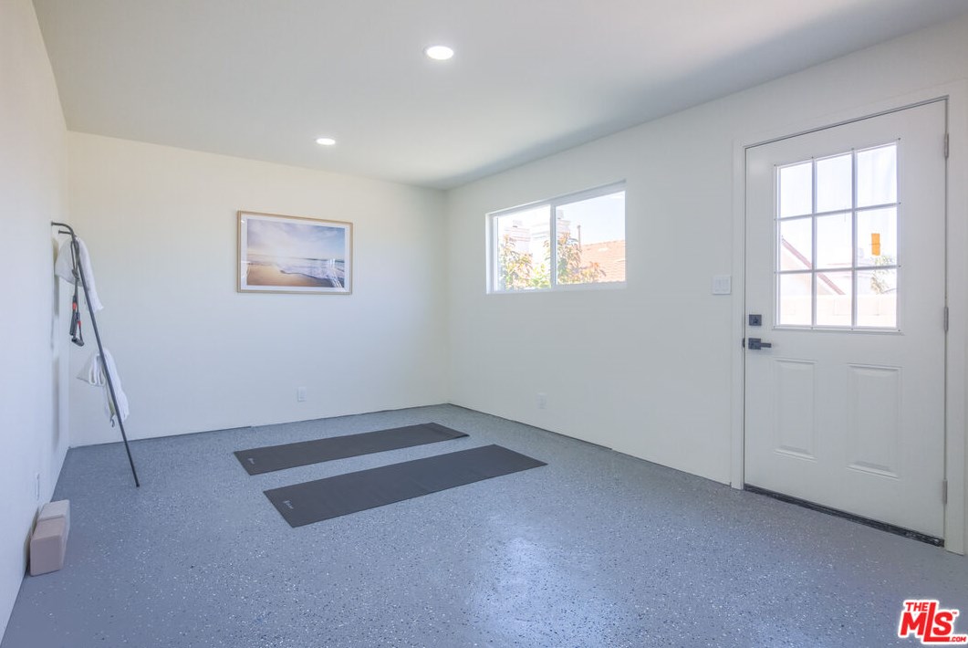 2433 238 St, Torrance CA  90505-4510 exterior