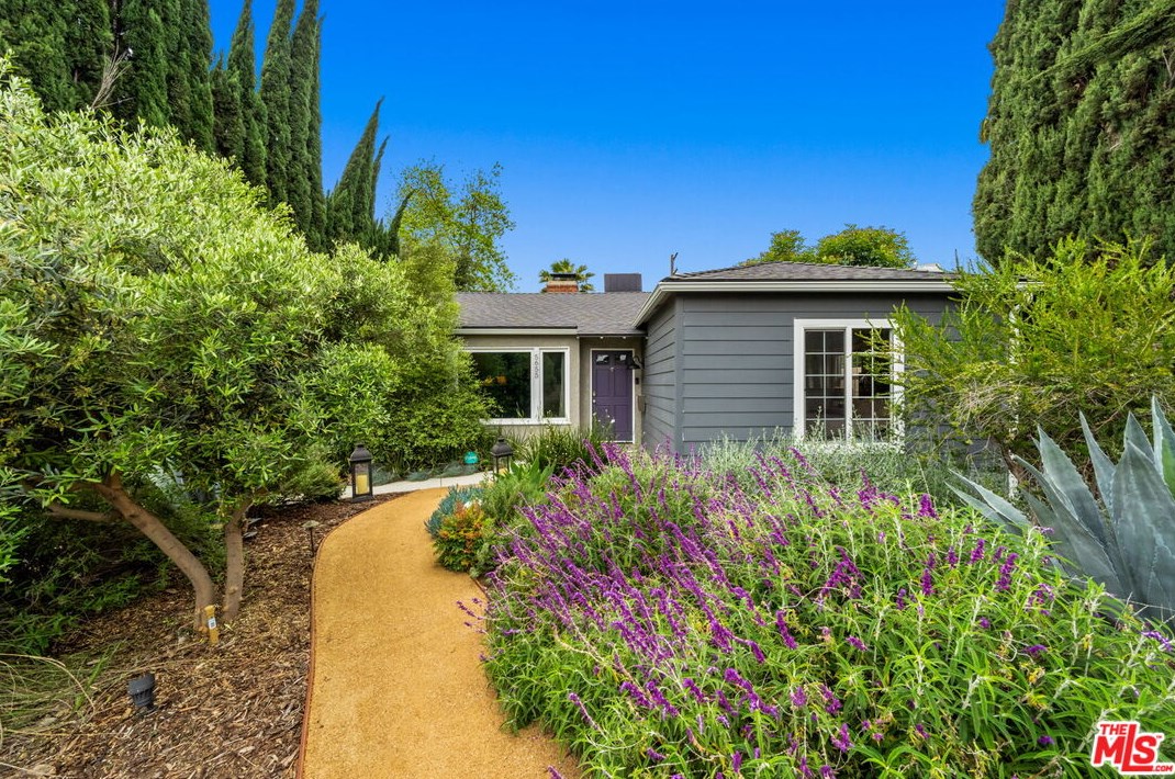 5655 Vista Del Monte Ave, Van Nuys, CA 91411