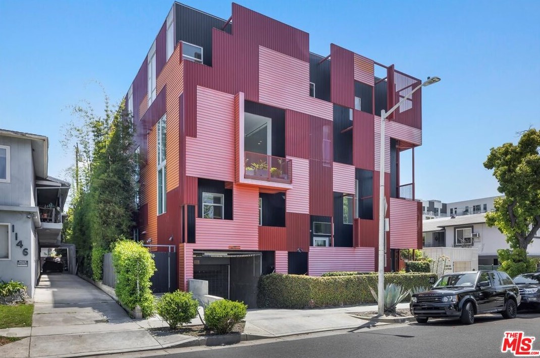 1140 Formosa Ave, Los Angeles CA  90046-5994 exterior