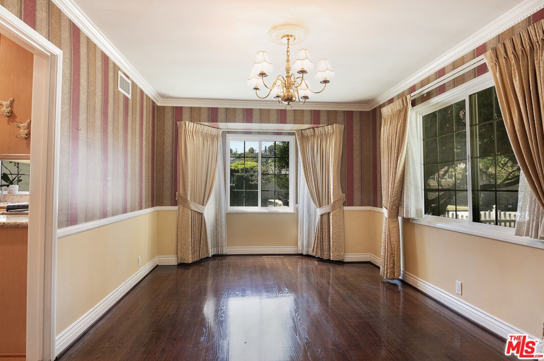 11840 Stanwood Dr, Los Angeles CA  90066-1122 exterior