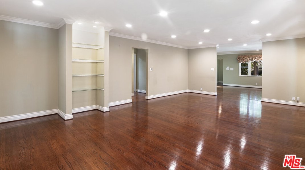 11840 Stanwood Dr, Los Angeles CA  90066-1122 exterior