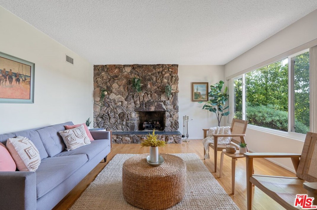 1505 Mariposa Ave, El Segundo CA  90245-3229 exterior