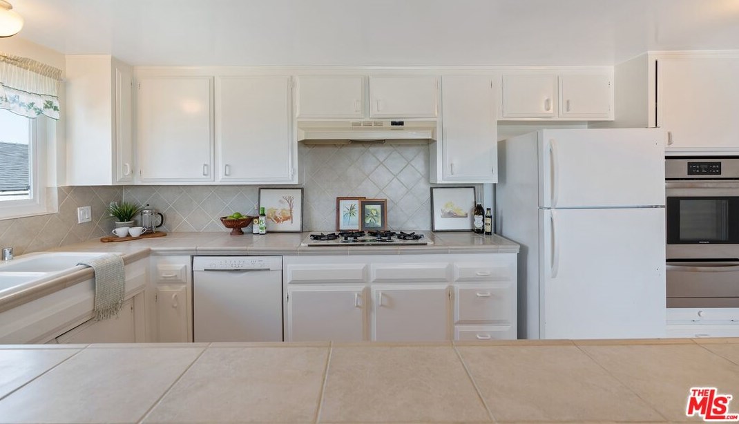 1505 Mariposa Ave, El Segundo CA 90245-3229 exterior