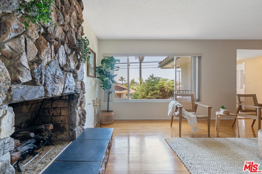 1505 Mariposa Ave, El Segundo CA 90245-3229 exterior