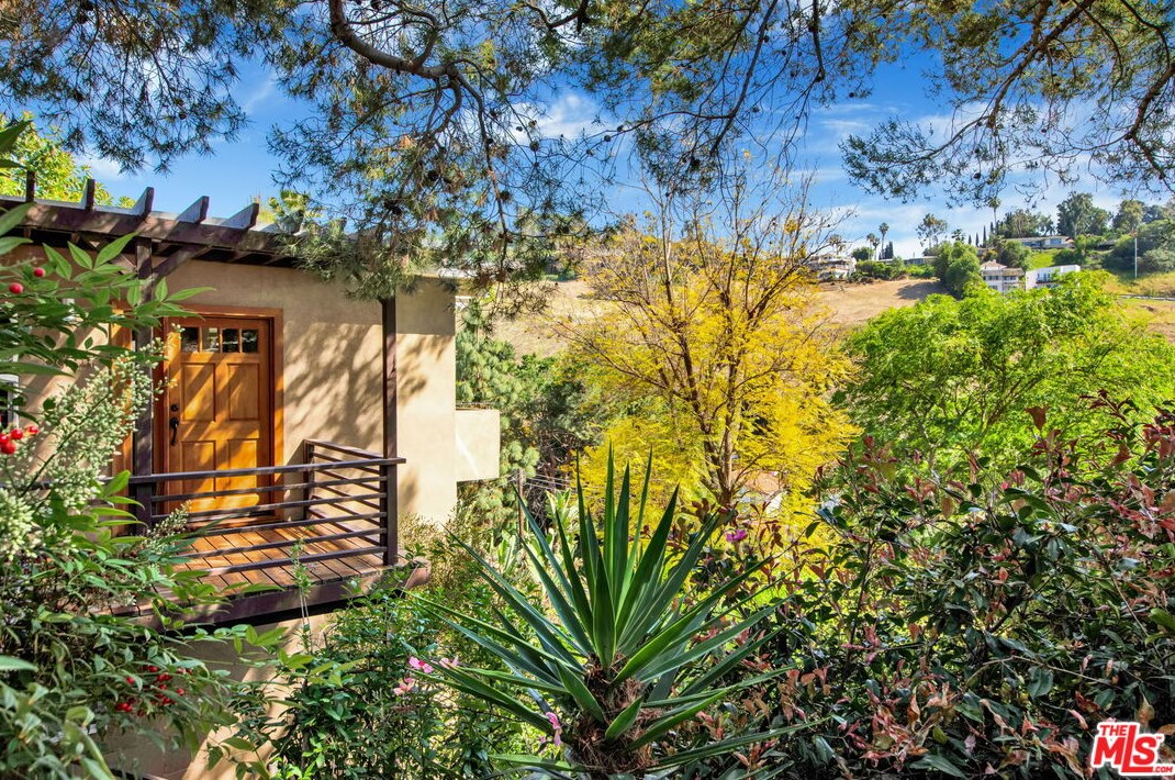 3844 Sunbeam Dr, Los Angeles, CA 90065