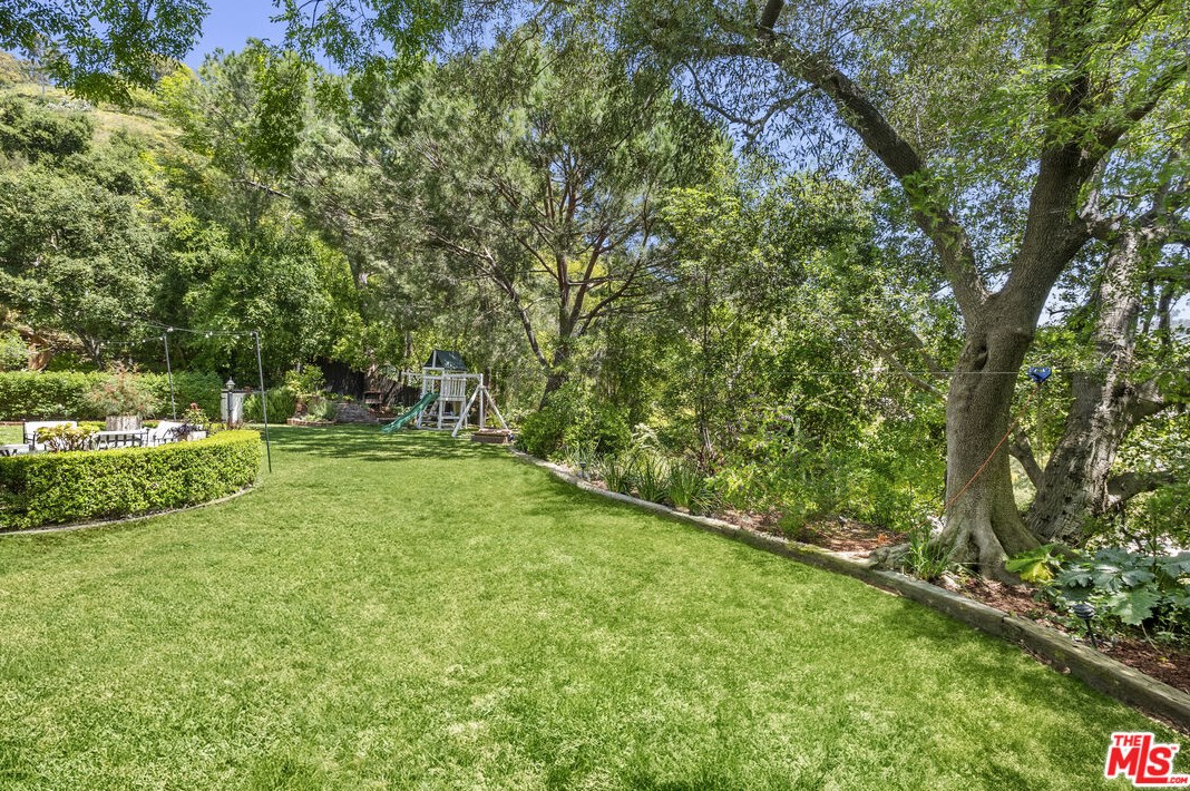 7613 Willow Glen Rd, Los Angeles CA  90046-1655 exterior