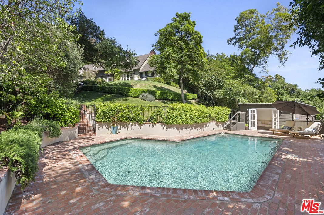 7613 Willow Glen Rd, Los Angeles CA  90046-1655 exterior