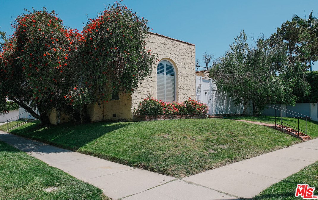 104 Almont Dr, Los Angeles, CA 90048-2911