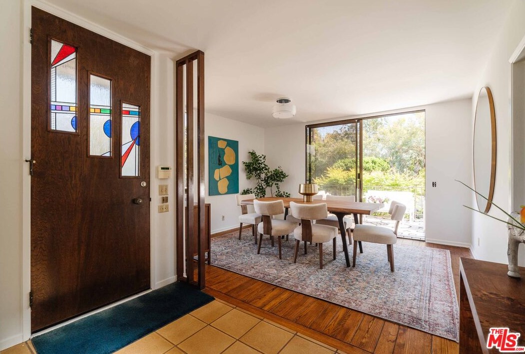 7125 Fernhill Dr, Malibu, CA 90265-4242