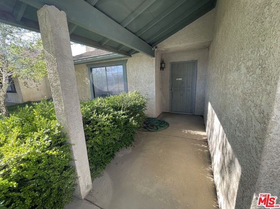 3553 Spice St, Lancaster, CA 93536-6310
